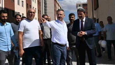 Eskişehir Valisi Hüseyin Aksoy, yapımı süren Taptuk Emre Kız Öğrenci
