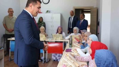 DÜZCE(İHA) – Düzce Valisi Selçuk Aslan, Mehmet Akif İnan Hafız