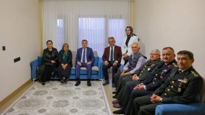 Gaziler Günü dolayısıyla Bayburt Valisi Mustafa Eldivan, eşi Meltem Eldivan