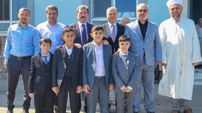 Samsun Valisi Orhan Tavlı, cuma namazı çıkışında 2025 Yılı 3.