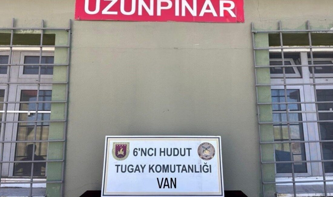 Van hudut hattında bin 53 gram uyuşturucu madde ele geçirildi Van hudut hattında yapılan arama tarama faaliyetinde bin 53 gram