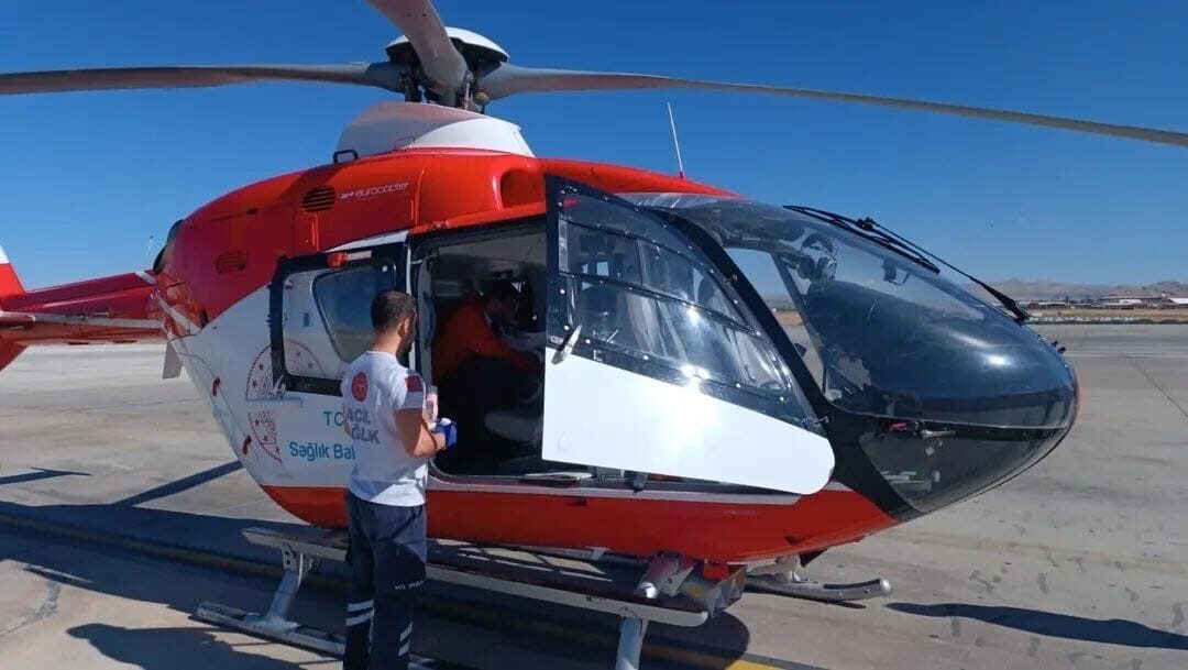 Van’da 34 günlük bebek uçak ambulansla İstanbul’a sevk edildi Sağlık Bilimleri Üniversitesi (SBÜ) Van Eğitim ve Araştırma Hastanesi’nde tedavisi