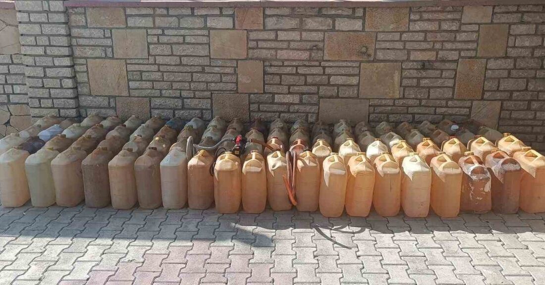 Van’da gümrük kaçakçılığı operasyonu Van’da polis ekiplerince yürütülen operasyonlarda gümrük kaçağı malzemeler ele geçirildi.