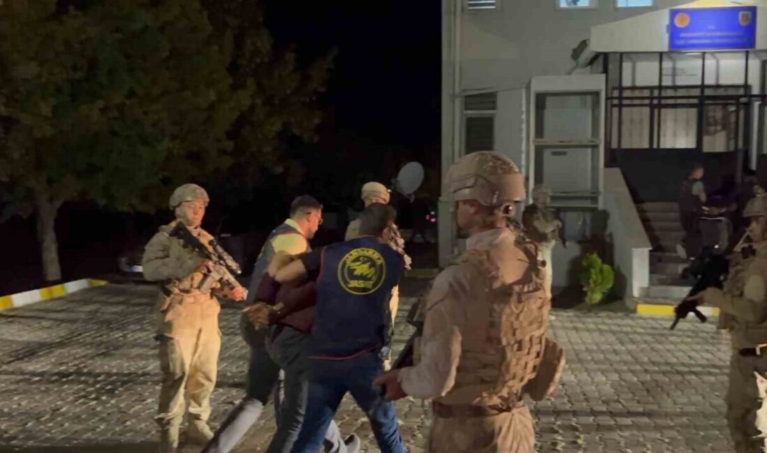 Van’da “kasten öldürme” olayının firarileri tutuklandı Van’ın Muradiye ilçesinde hayvan otlatma meselesi nedeniyle çıkan ve 1