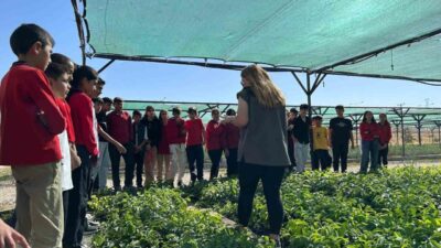 VAN (İHA) – Van’ın Tuşba ilçesine bağlı Bardakçı Ortaokulu öğrencileri,