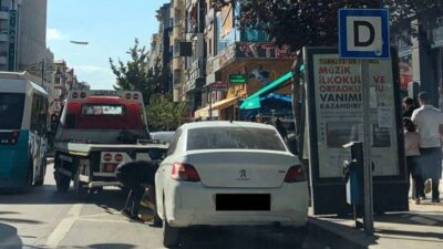Van’da otobüs durakları, engelli rampaları ve yaya geçitlerinde park edilen