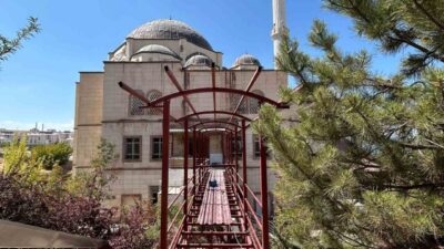 Van’ın Edremit ilçesinde yer alan Müftü Azmi Efendi Camii’nde yapılan