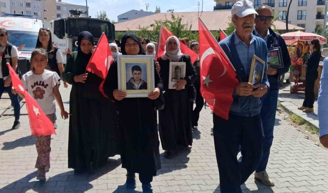 Vanlı anneler evlatlarını bekliyor Van’da terör örgütü PKK tarafından çocukları dağa kaçırılan aileler, ’Terörsüz
