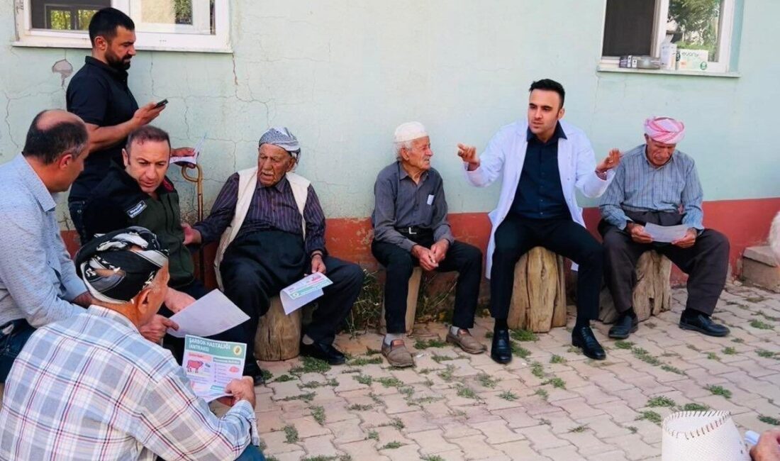 Vatandaşlara şarbon ve korunma yolları anlatıldı Hakkari’nin Yüksekova ilçesi Örnek köyünde şarbon bilgilendirme çalışması yapıldı. Yüksekova