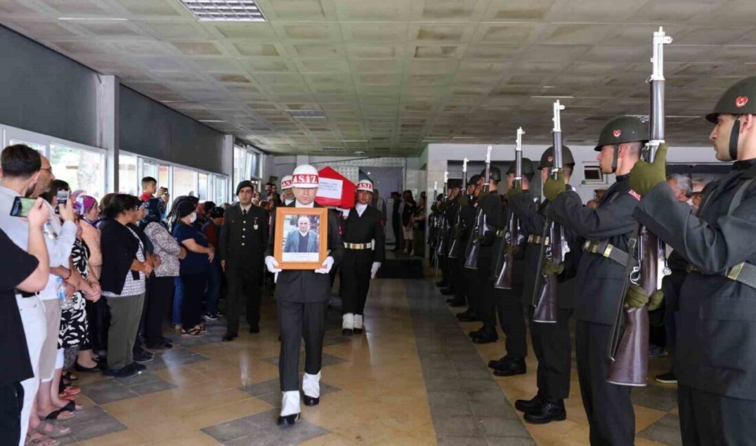 Vefat eden Kıbrıs Gazisi son yolculuğuna uğurlandı Erzincan’da vefat eden Kıbrıs Gazisi Ali Türkoğlu son yolculuğuna uğurlandı.