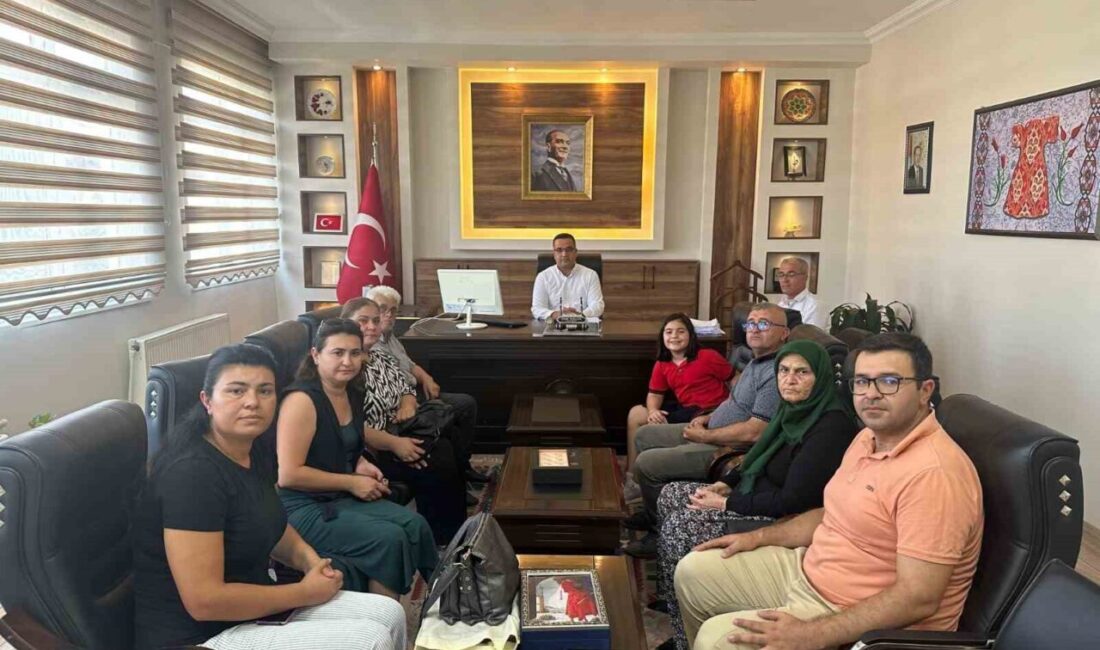 Vefat eden müdürlerinin adının yaşatılması için harekete geçtiler Manisa’nın Sarıgöl ilçesinde 25 yıl eğitim camiasına hizmet eden ve
