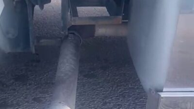 Yalova’da polis denetiminde kumandayla kontrol edilen abartı egzoz sistemi bulunan