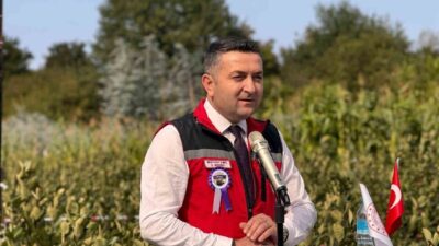 Yalova’nın coğrafi işaretli meyvesi olan aronyanın hasadı düzenlenen etkinlikle başladı.