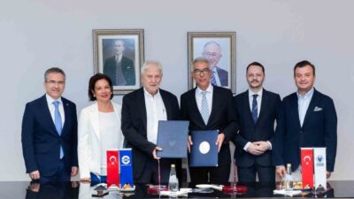 Yaşar Üniversitesi ile Ege Bölgesi Sanayi Odası (EBSO) arasında imzalanan