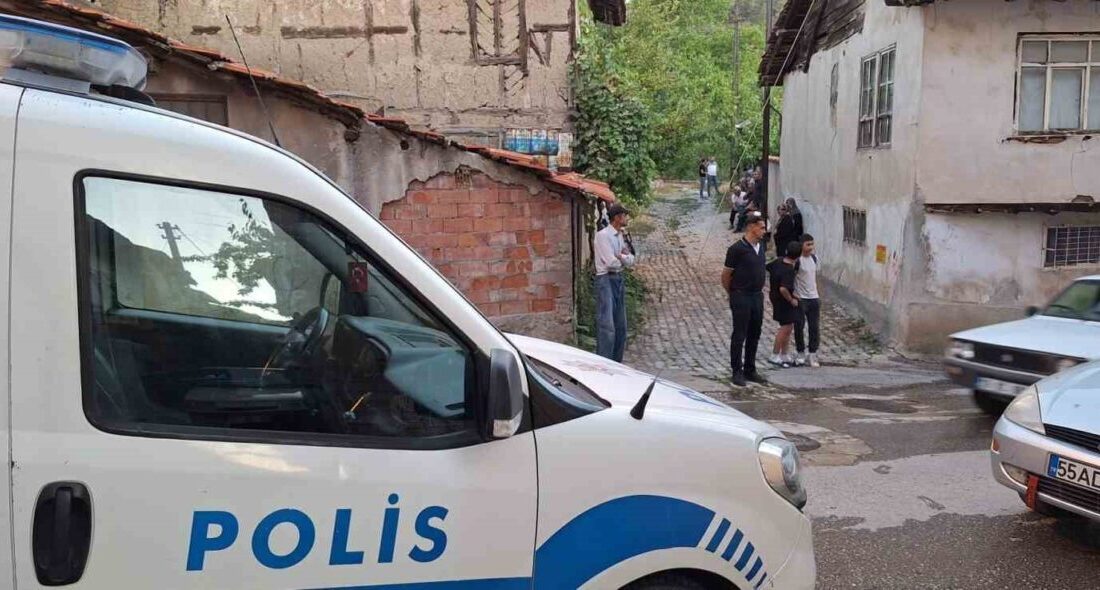 Yaşlı adam yalnız yaşadığı evde ölü bulundu Çorum’un İskilip ilçesinde oğlunun kendisinden haber alamadığı 56 yaşındaki adam,