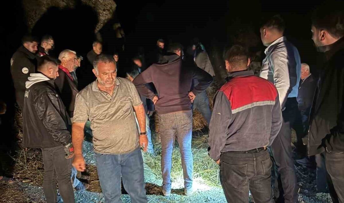 Yaylada kalp krizi geçirerek hayatını kaybeden şahsın cenazesi AFAD ekiplerince özel araçlarla indirildi Kars’ta Yaylada geçirdiği kalp krizi sonucu hayatını kaybeden vatandaşın cenazesini