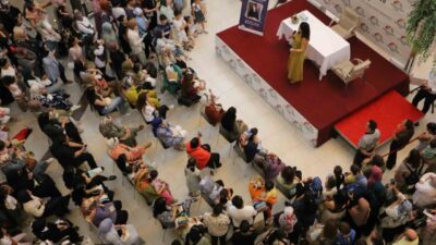 Yazar Dilek Cesur, Ceylan Karavil Park AVM’de imza günü ve