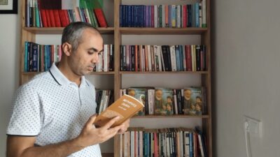 Adıyaman’ın Kahta ilçesinde rehber öğretmenliği yapan Emrah Kar, İsrail’in iki