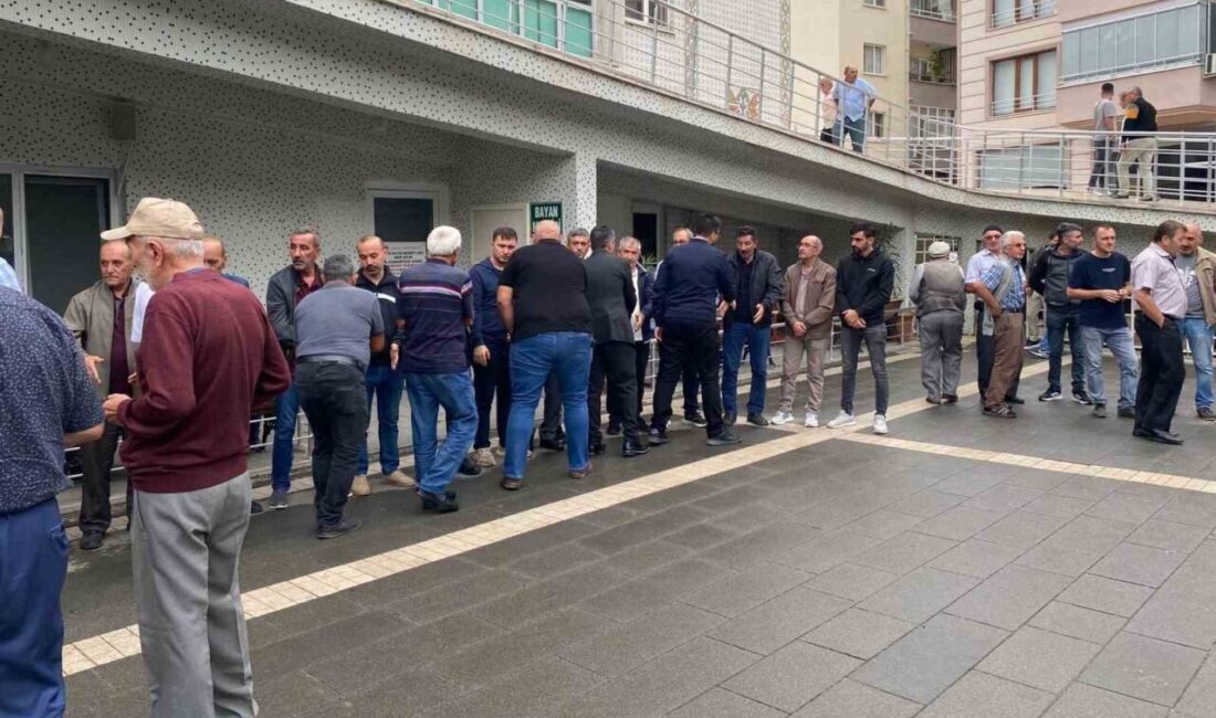 Yediği yemek boğazına takılan adam hayatını kaybetti Amasya’da yediği yemeğin boğazına takılması üzerine nefes alamayan adam, 8
