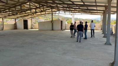 Aydın’ın Yenipazar ilçesi Hamzabali Mahallesi’nde düğün salonu olarak da kullanılan