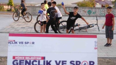 Düzce Belediyesi, yeni eğitim-öğretim yılını ‘Okula Merhaba Şenliği’ ile karşıladı.