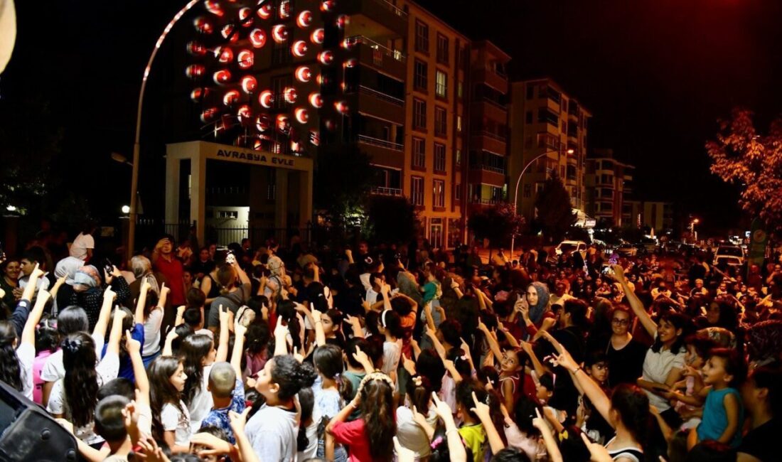 Yeşilyurt’ta açık hava etkinlikleri yoğun ilgi gördü Yeşilyurt Belediyesi tarafından bu yaz ilçede düzenlenen “Yeşilyurt’ta Yaz Akşamları”