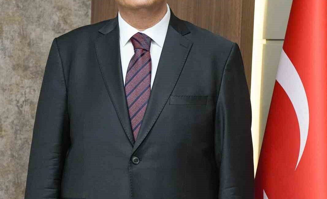 Yılmaz’dan öğrencilere ulaşım desteği Şehitkamil Belediye Başkanı Umut Yılmaz, 2025-2026 Eğitim-Öğretim yılının ilk gününde