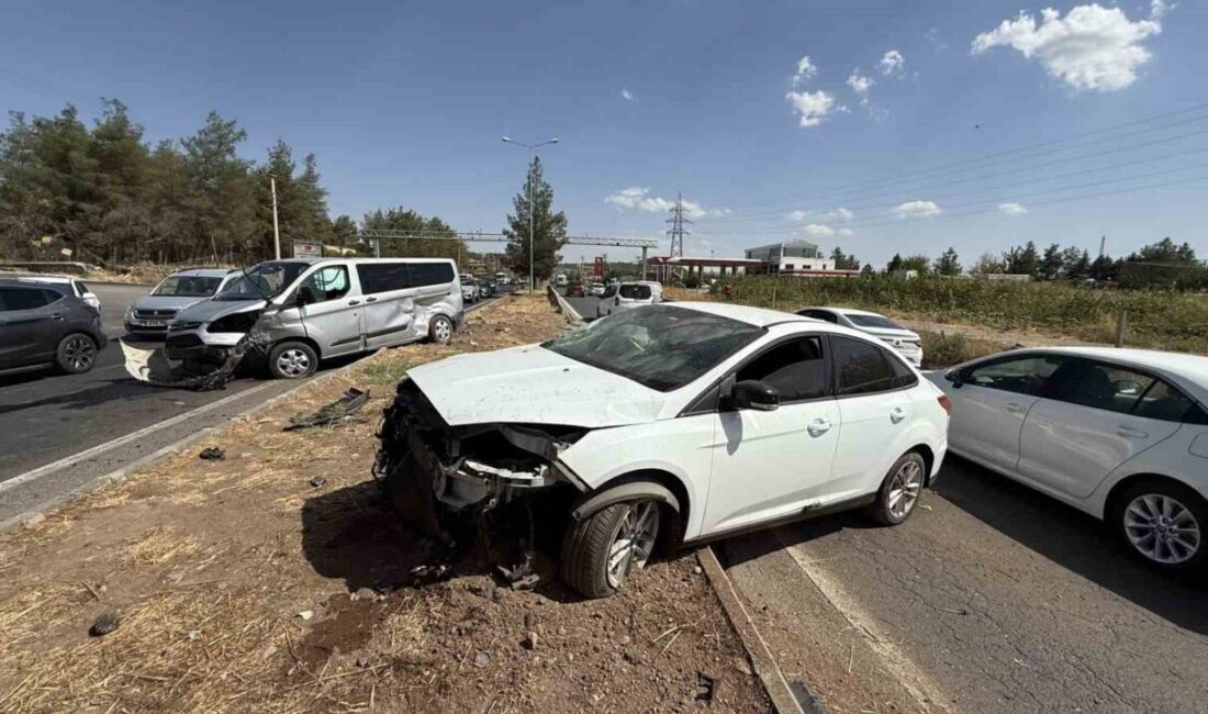 Yola kontrolsüz giren kamyonet, çarptığı otomobili karşı yola fırlattı Diyarbakır-Silvan kara yoluna kontrolsüz giren kamyonet sürücüsü, çarptığı otomobili karşı