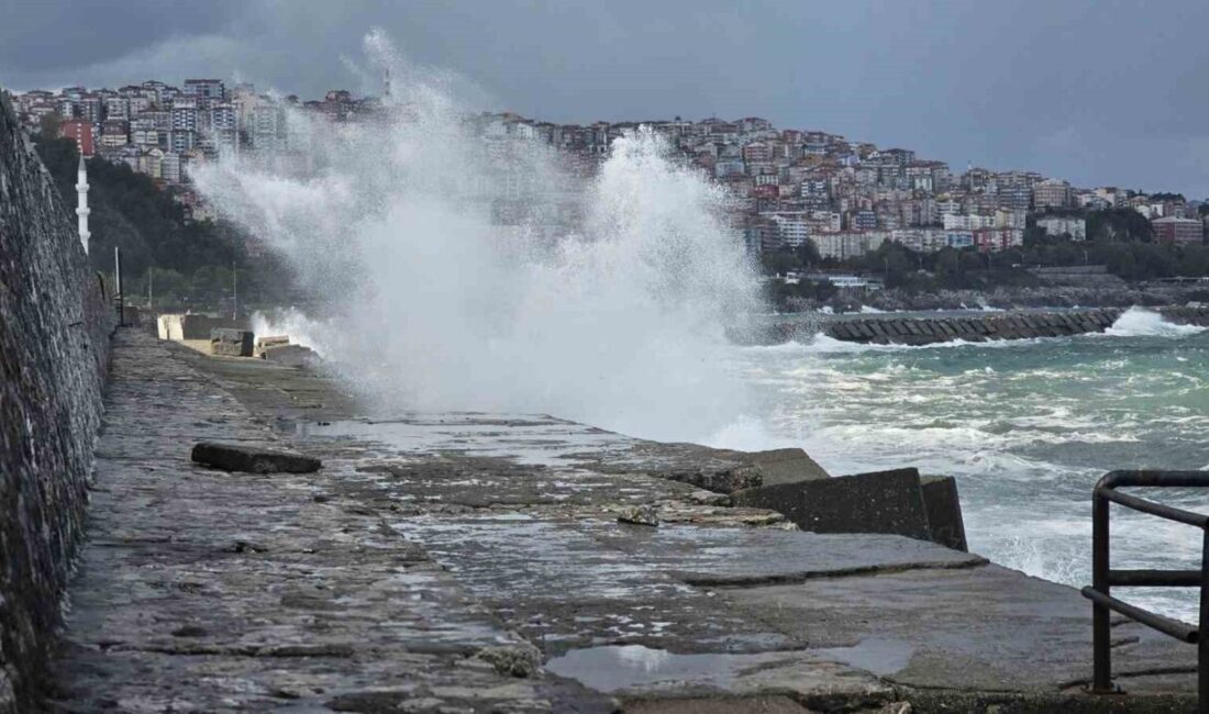 Meteoroloji’nin uyarılarda bulunduğu Zonguldak’ta şiddetli rüzgar etkili oldu. Kentin en