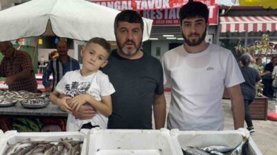 Zonguldak’ta av yasağının ardından vatandaşlar tezgahlara yoğun ilgi gösterdi. 1