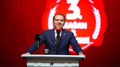 Yeniden Refah Partisi lideri Erbakan, iktidara seslenerek, "Biz sizin hasmınız