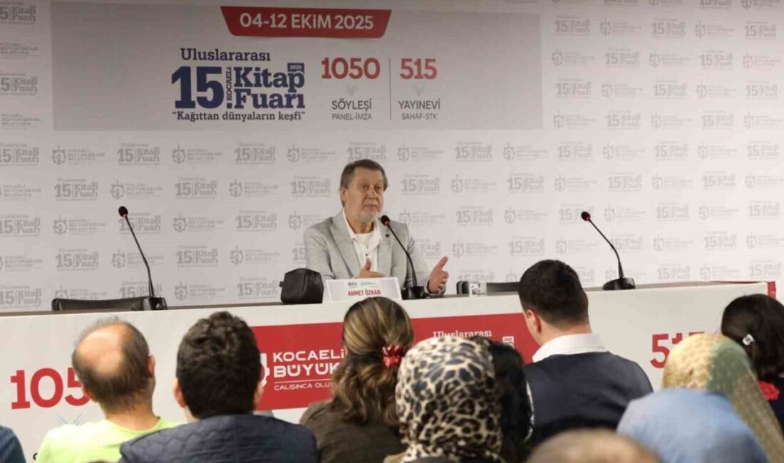 Kocaeli Kitap Fuarı’nda söyleşi gerçekleştiren sanatçı Ahmet Özhan, Gazze’de sağlanan