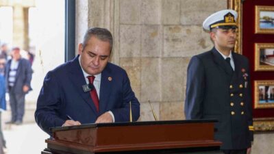 Ankara’nın başkent oluşunun 102’nci yılı dolayısıyla Ankara Keçiören Belediye Başkanı