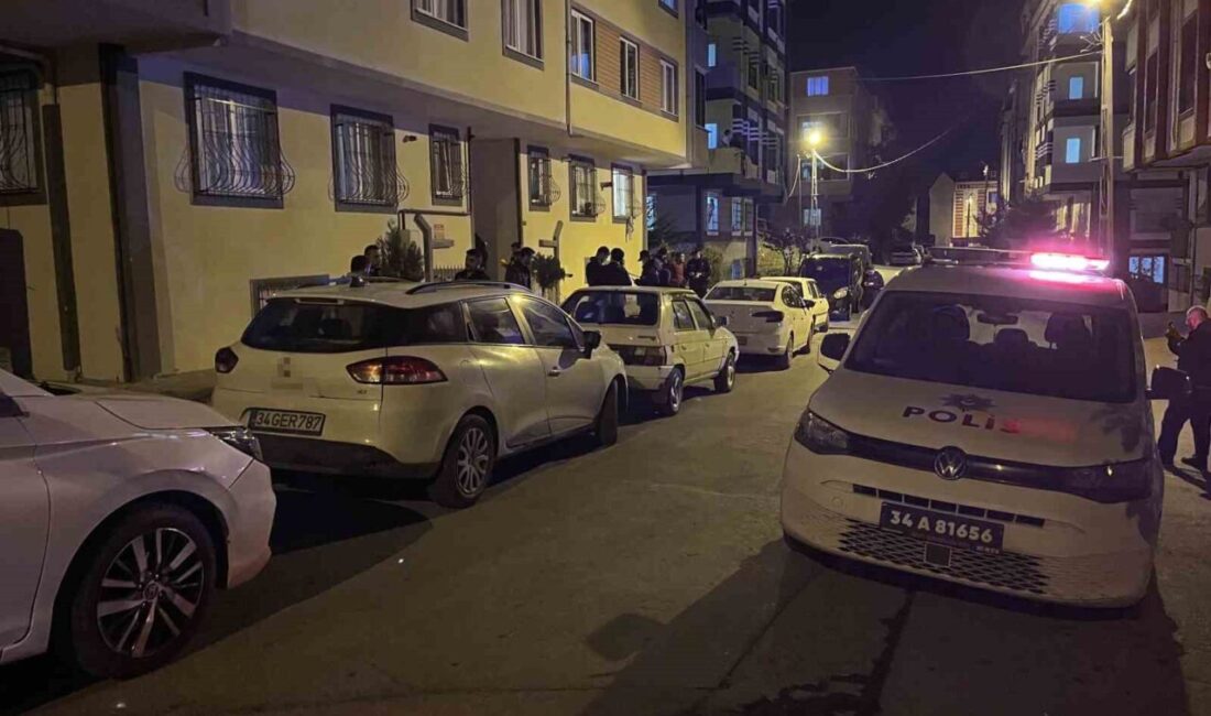 Arnavutköy’de evinin önünde silahlı saldırıya uğrayan adam ağır yaralandı İstanbul’un Arnavutköy ilçesinde evinin önünde silahlı saldırıya uğrayan yabancı uyruklu