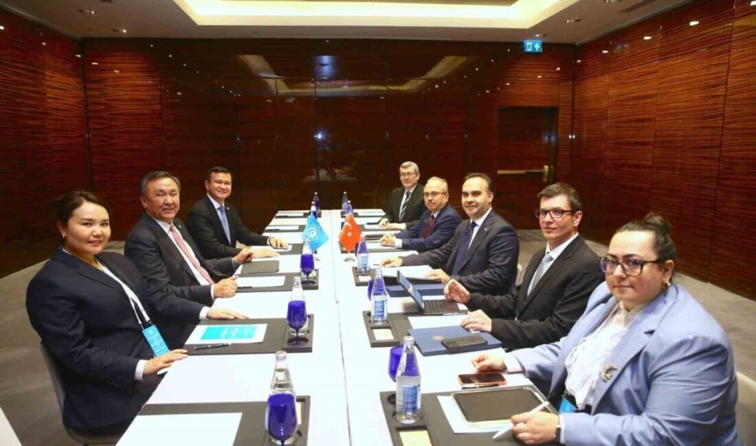 Bakan Kacır’dan Bakü’de diplomasi trafiği Sanayi ve Teknoloji Bakanı Mehmet Fatih Kacır, Azerbaycan Ekonomi Bakanı