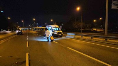 Bakırköy’de polis ekiplerinin ’dur’ ihtarına uymayan sürücü kaçmaya çalıştı. Havaya