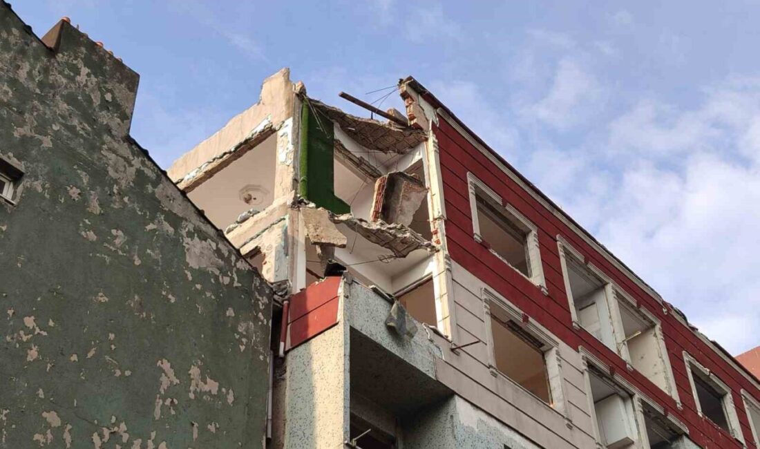Bayrampaşa’da yaklaşık 1 yıl önce kentsel dönüşüm nedeniyle boşaltılan 5