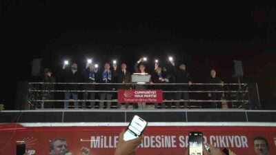 CHP Genel Başkanı Özgür Özel, partisi tarafından Sarıyer’de düzenlenen mitinge