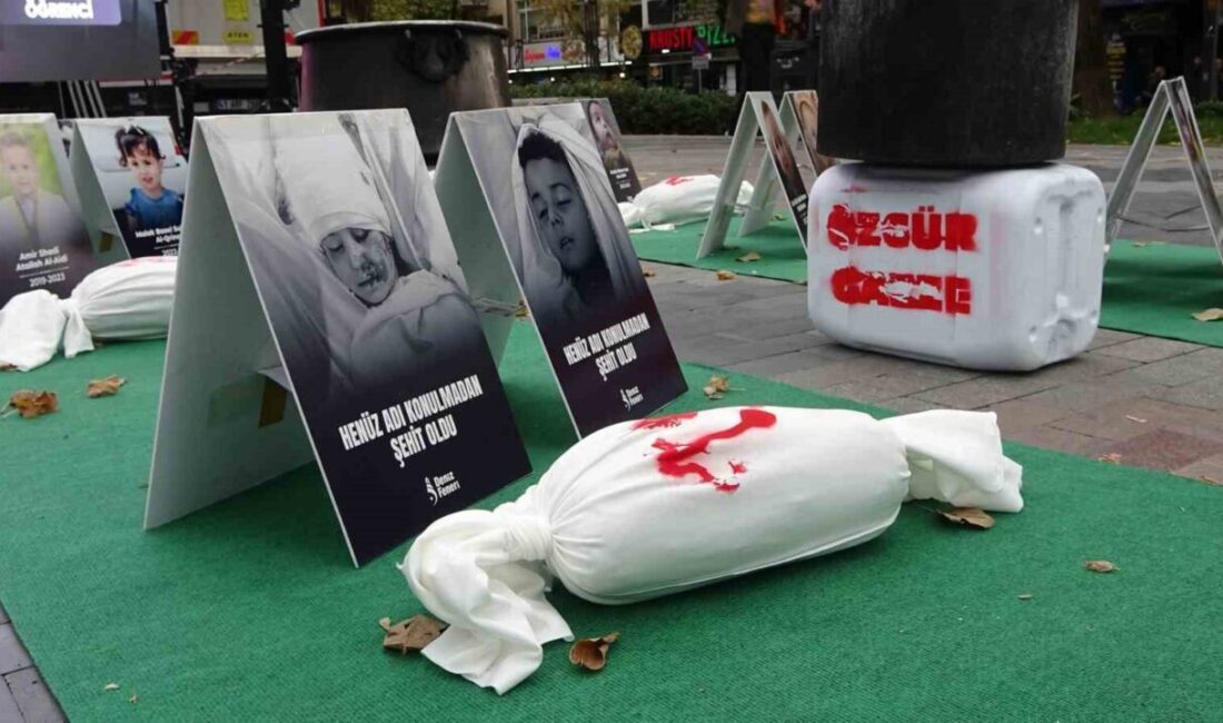 “Gazze’ye Açılan Kapı Küçükkefenler Sergisi”nde Gazze’nin dramı gözler önüne serildi Kocaeli’de açılan “Gazze’ye Açılan Kapı Küçükkefenler Sergisi”, Gazze’de savaşın gölgesinde