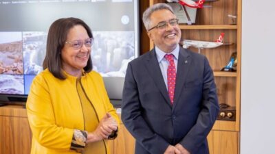 Güney Afrika Cumhuriyeti Turizm Bakanı Patricia de Lille ve beraberindeki