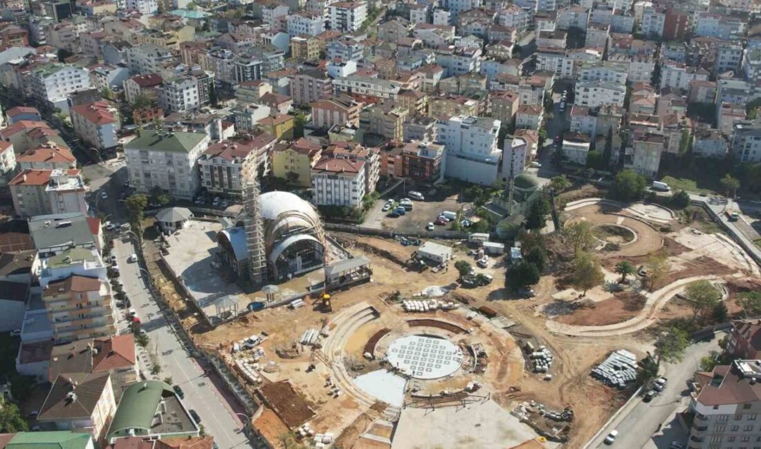 Çayırova Kent Meydanı’ndaki proje kapsamında, birçok noktada imalat tamamlanırken, diğer