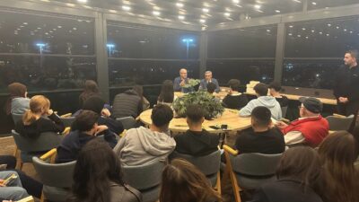 Kitap Günleri’nin ilk söyleşisi Akse Kitap Kahve’de Çayırova Belediyesi’nin.düzenlediği Çayırova Kitap Günleri’nin ilk gün söyleşisi, Akse Kitap