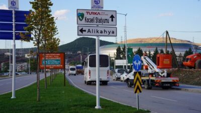 Kocaeli Büyükşehir Belediyesi, stat isim sponsorluk anlaşmasını imzalayan Kocaelispor’un yeni