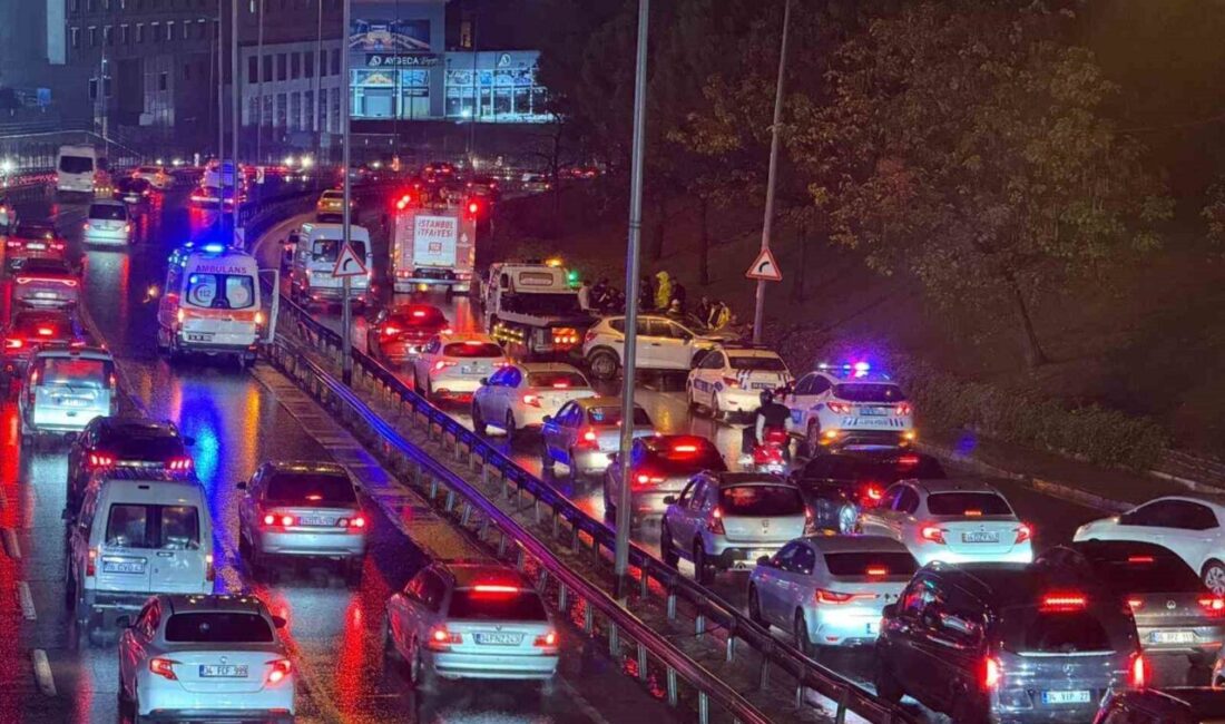 Küçükçekmece’de kontrolden çıkan otomobil aydınlatma direğine çarptı: 1 yaralı Küçükçekmece Sefaköy D-100 Karayolu’nda yağmurun etkisiyle kayganlaşan yolda sürücüsünün direksiyon