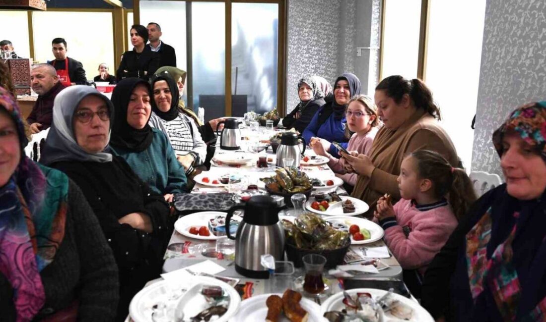 Osmangazi’de hizmet sahada şekilleniyor Osmangazi’de yaşayan vatandaşlarla daha güçlü iletişim kurmak ve hizmetleri yerinde