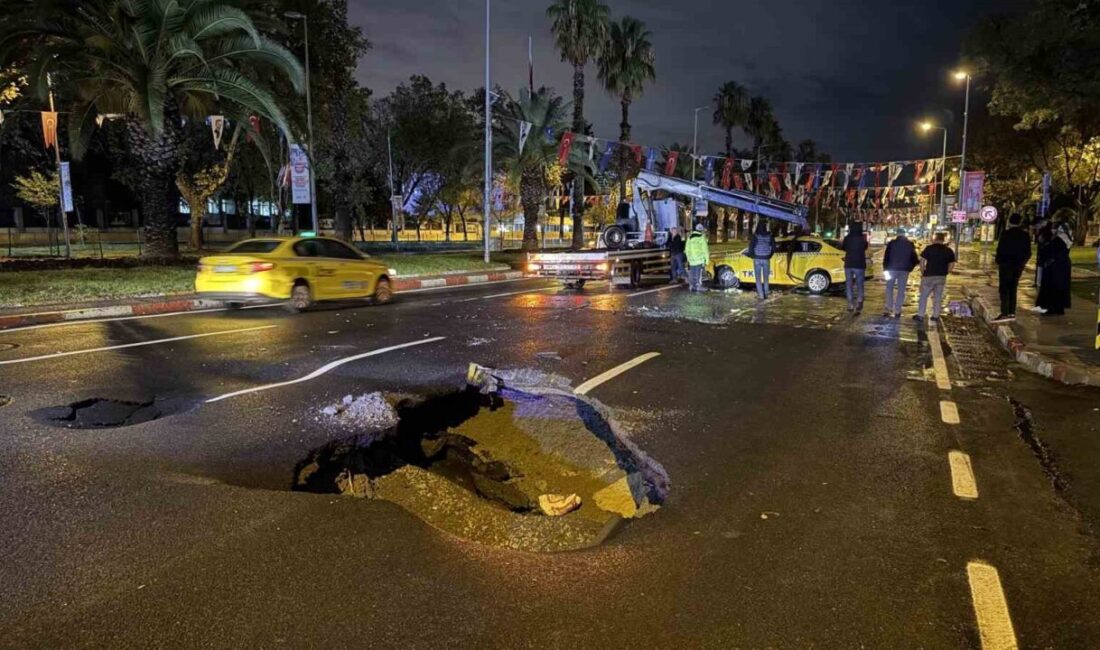 Sağanak yağış nedeniyle Vatan Caddesi’nde yol çöktü İSTANBUL ( ) İstanbul’da gece boyu etkili olan yağış nedeniyle