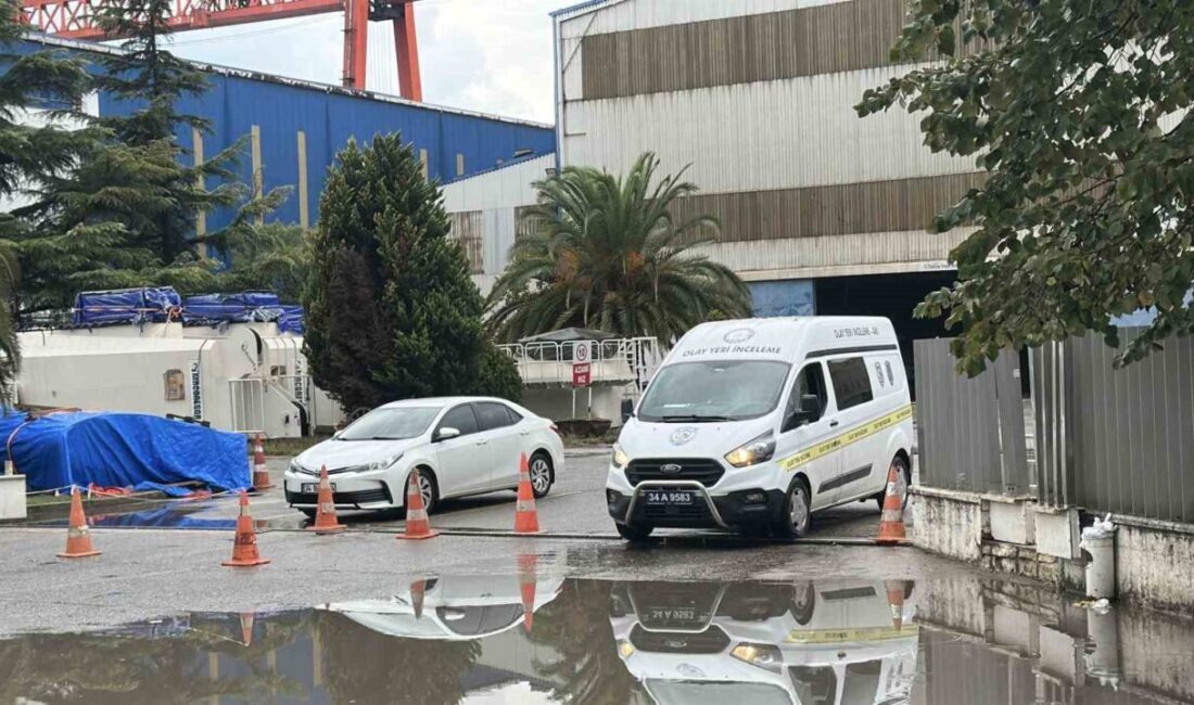Tuzla’daki gemi kazasında hayatını kaybeden işçinin cenazesi Adli Tıp Kurumu’na kaldırıldı Tuzla Tersaneler Bölgesi’nde mekanik bakım yapılan bir geminin yan yatması