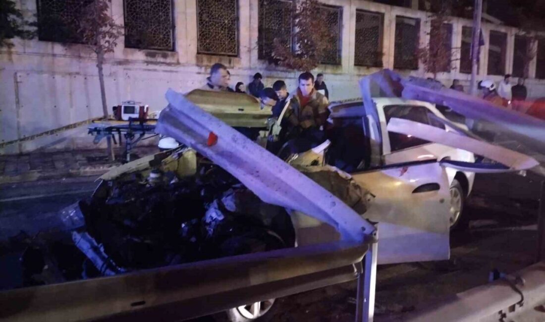 Ümraniye’de gece saatlerinde bir otomobil sürücüsünün direksiyon hakimiyetini kaybetmesiyle bariyere