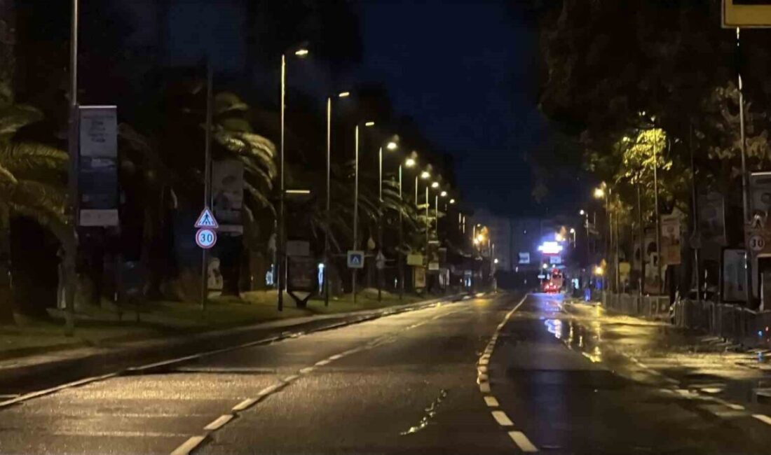 Vatan Caddesi Cumhuriyet Bayramı provaları nedeniyle trafiğe kapatıldı İSTANBUL ( ) İstanbul’da Cumhuriyet Bayramı’nın 102. yıl dönümü provaları