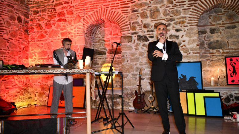 Kain’at sergisinin açılış galası tarihi Hüsrev Kethüda Hamamı’nda gerçekleşti